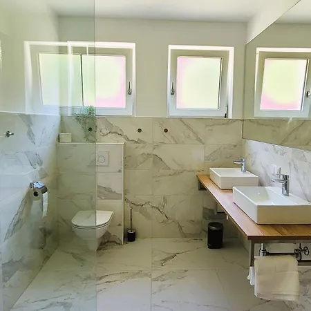 Ferienhaus Mountains&lakes - Chaletdorf&appartements