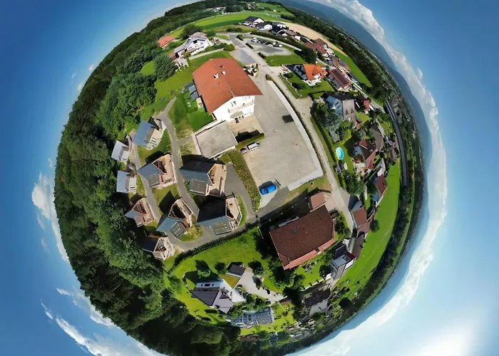 Mountains & Lakes - Chaletdorf & Holiday home *