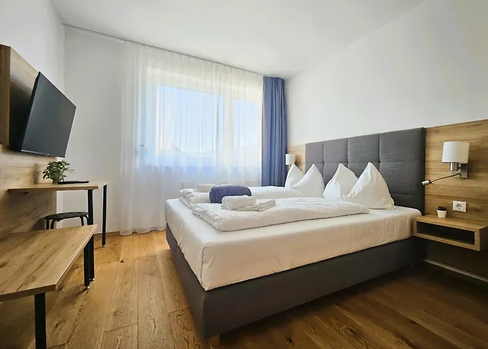 Mountains & Lakes - Chaletdorf & Holiday home *